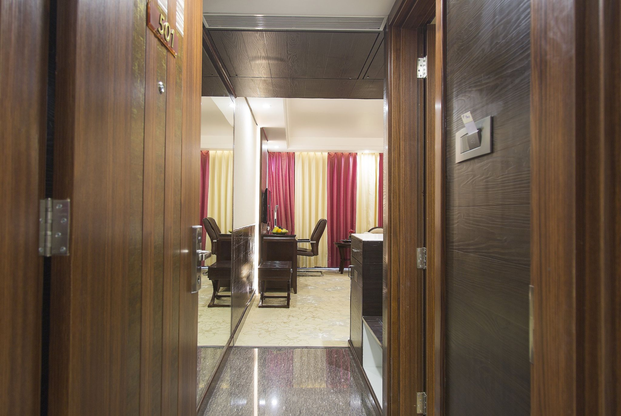undefined Polo Inn & Suites 8