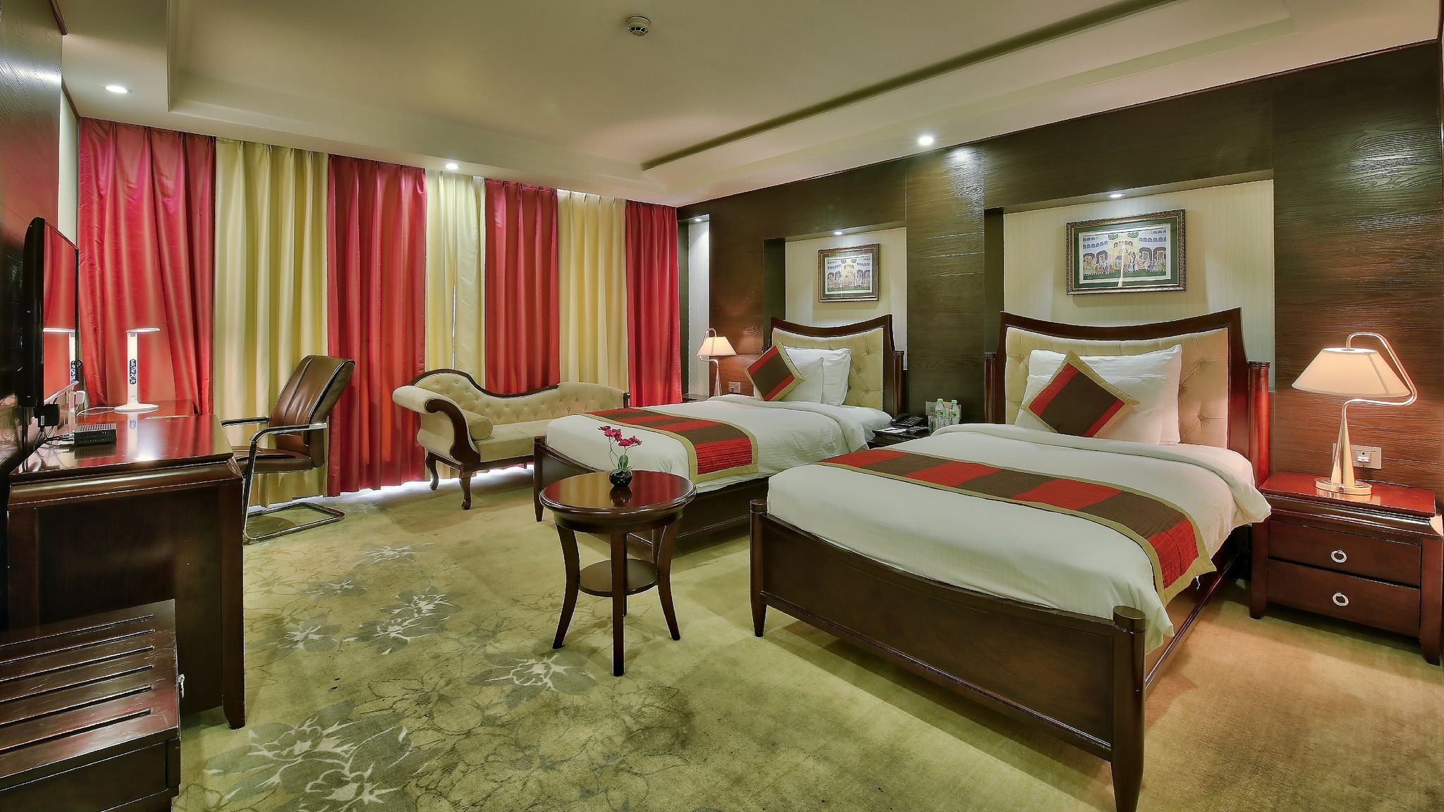 Super Dlx Large OR Twin Bed