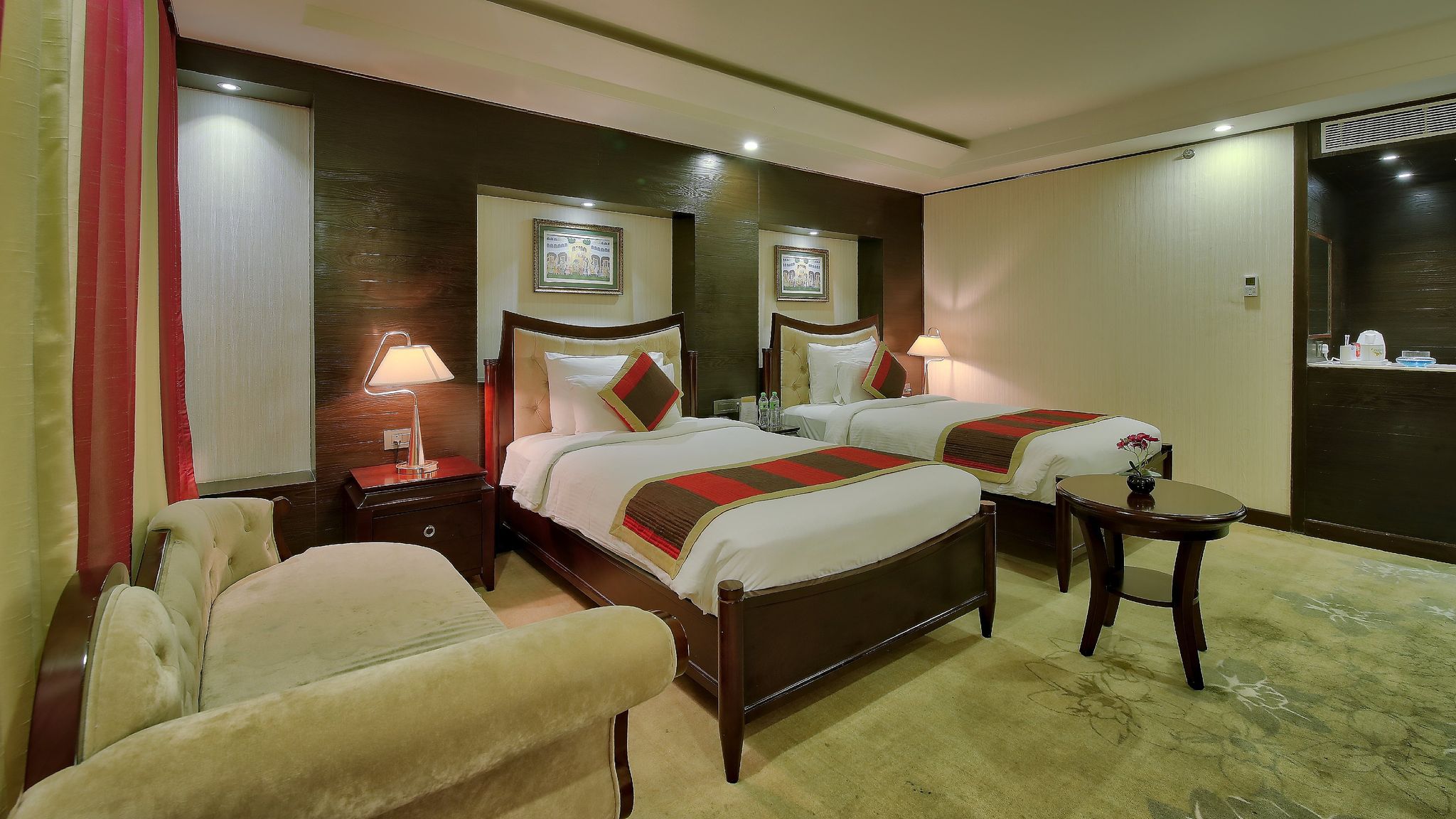 Super Dlx Large OR Twin Bed