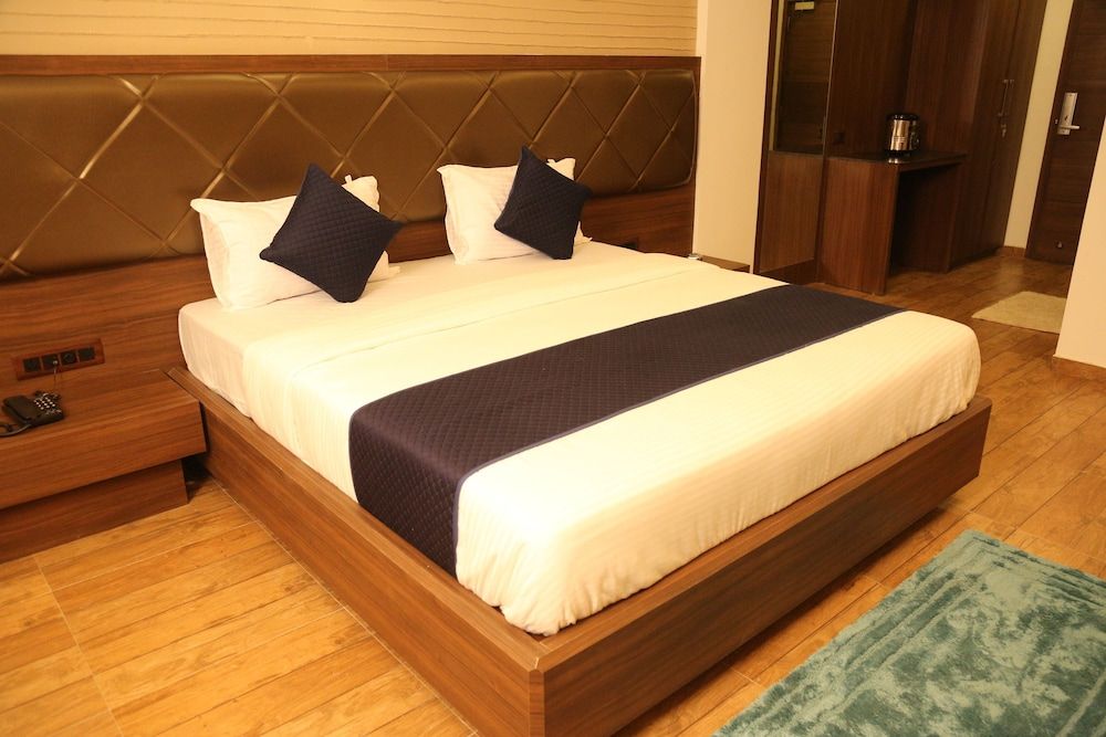 undefined Hotel Royal Square 10