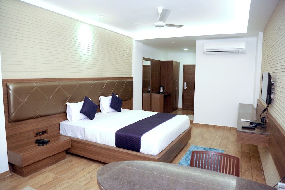 undefined Hotel Royal Square 5