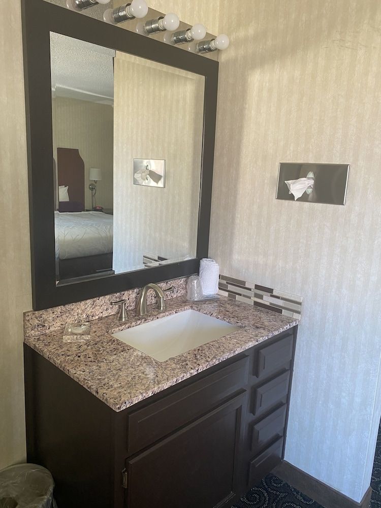 Black Mountain Inn Room 10