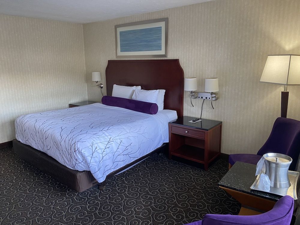 Black Mountain Inn Room 9