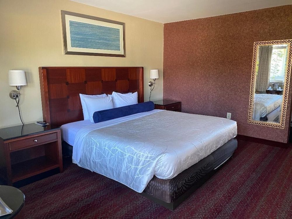 Black Mountain Inn Room 6