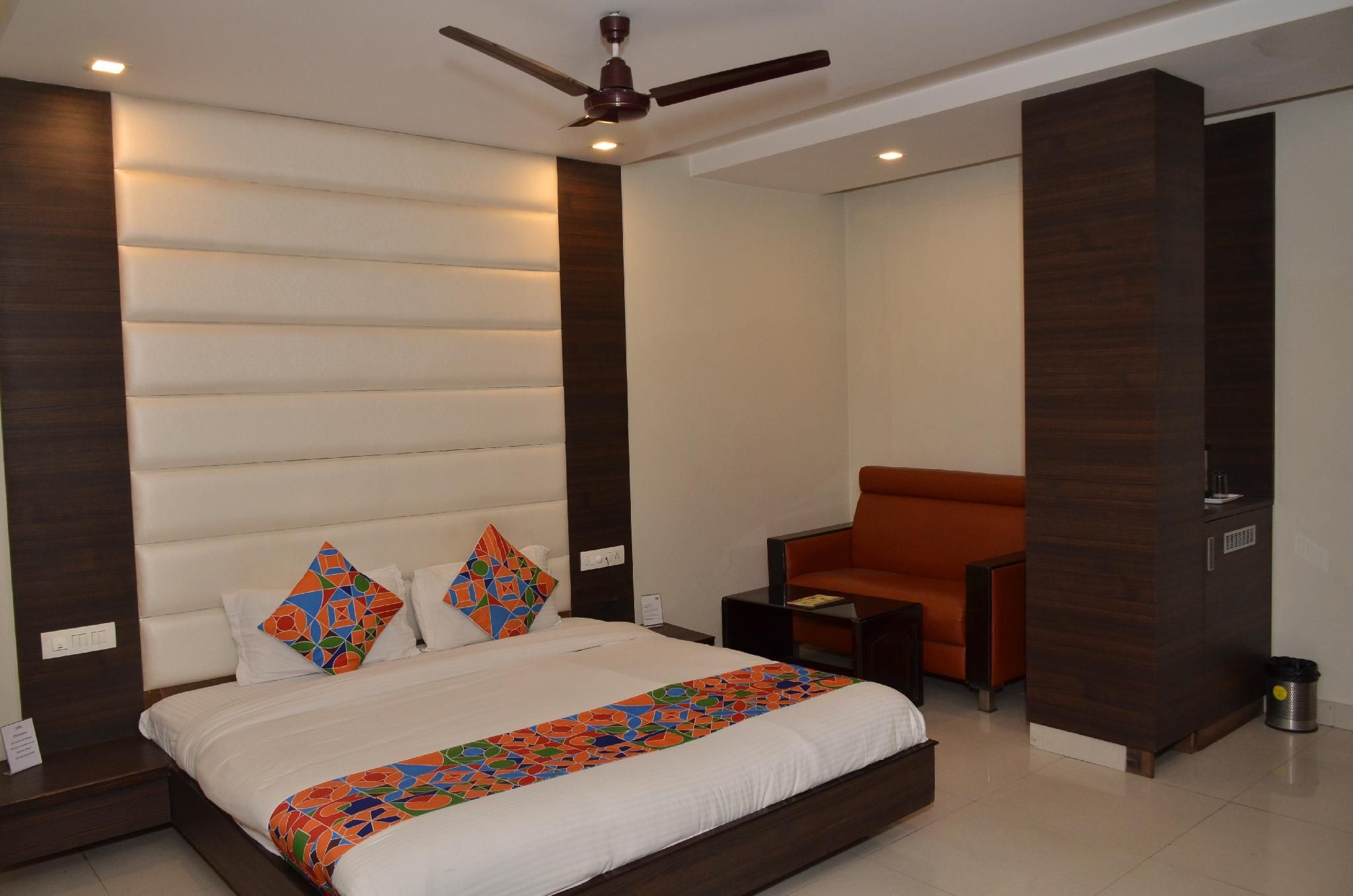 Corbett Paradiso Resort Deluxe Room 5