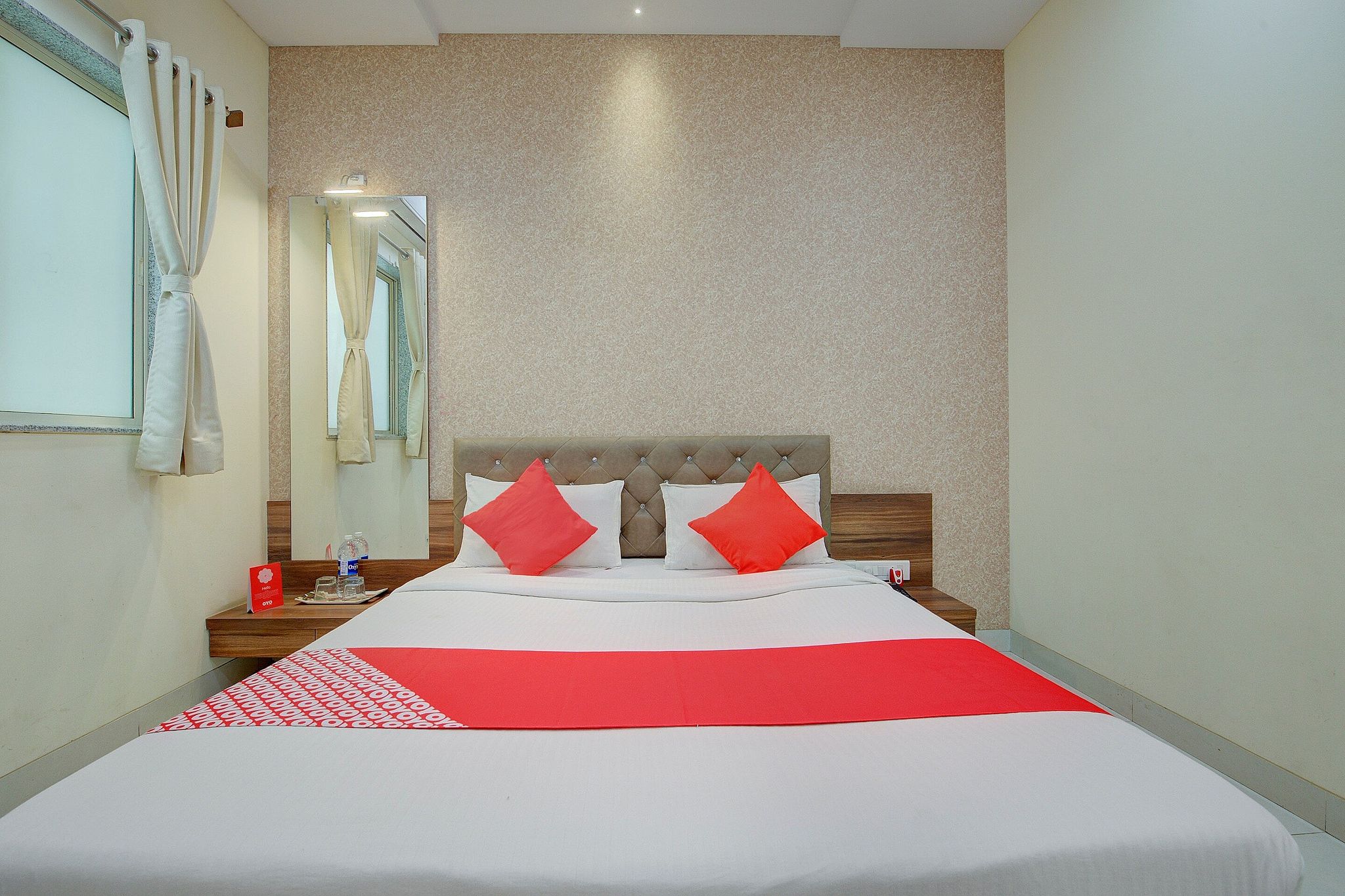 Collection O Sunshine Near Inox Classic Room 5