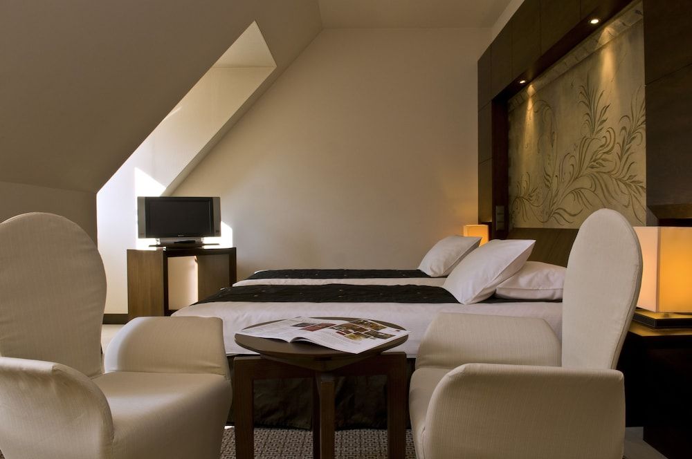 Mamaison Le Regina Boutique Hotel Classic Room, 1 King Bed