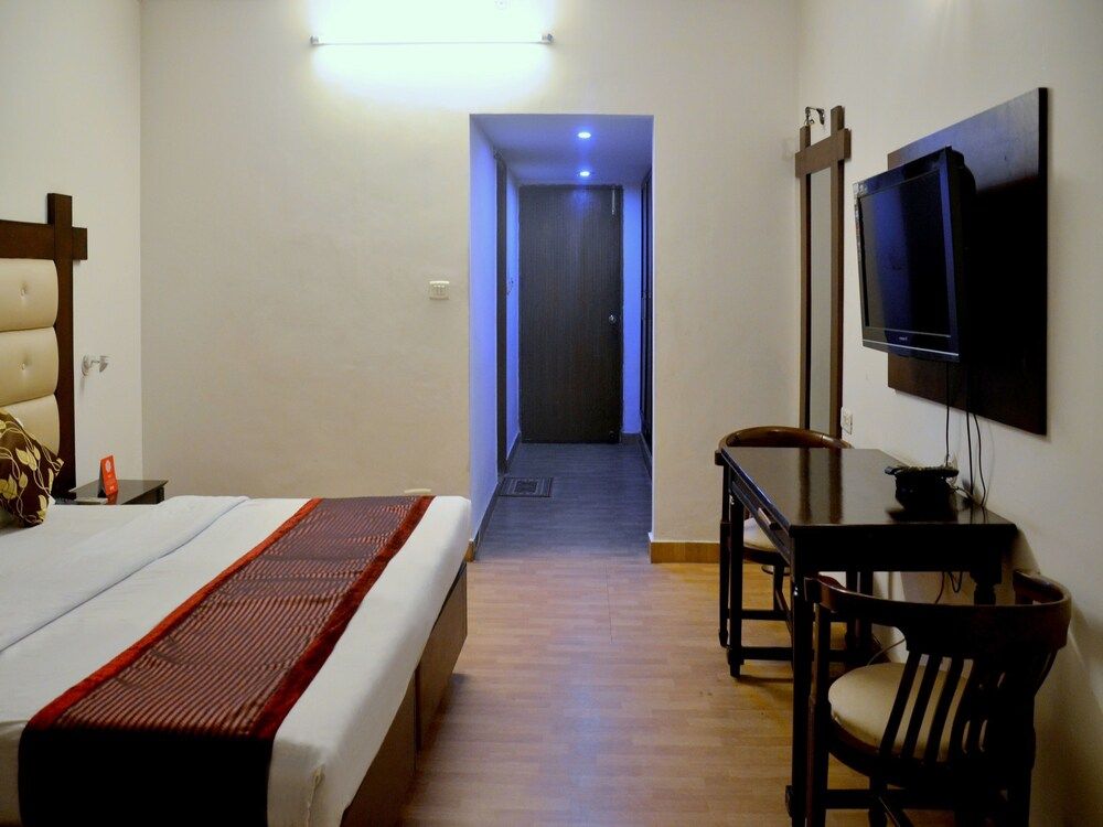 OYO 5788 Tarang Double or Twin Room 4