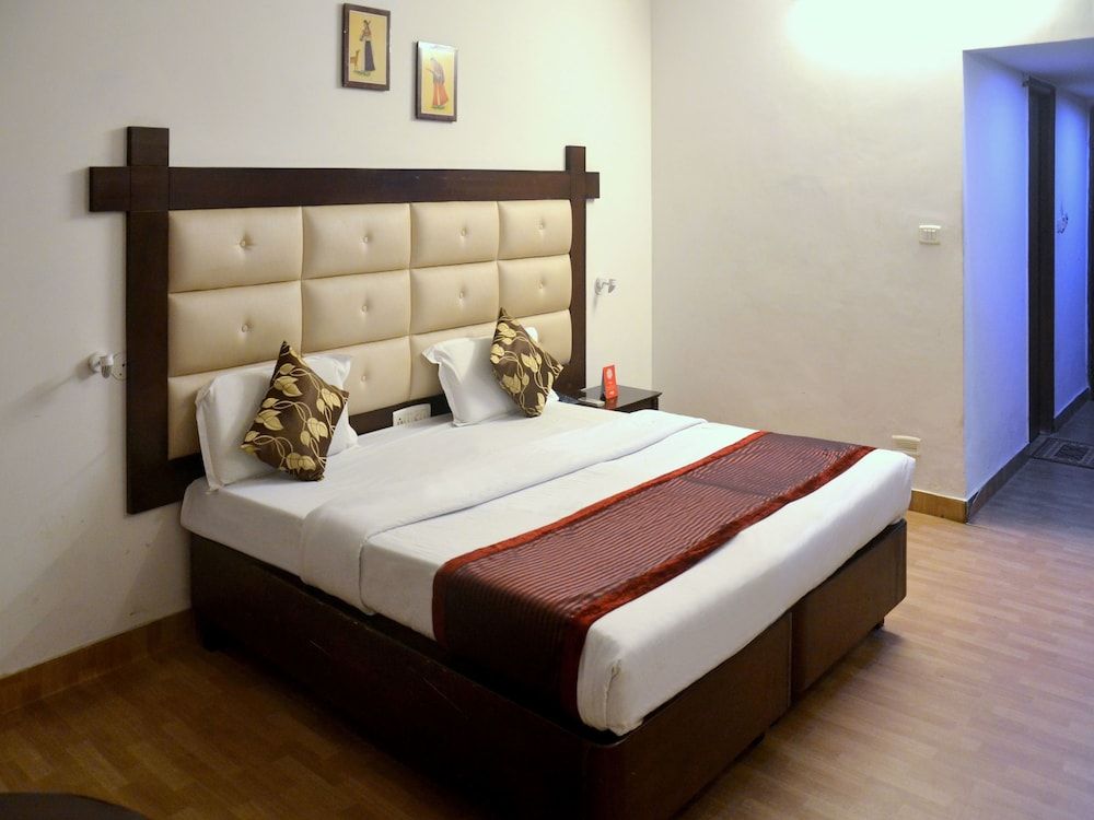 OYO 5788 Tarang Double or Twin Room 2