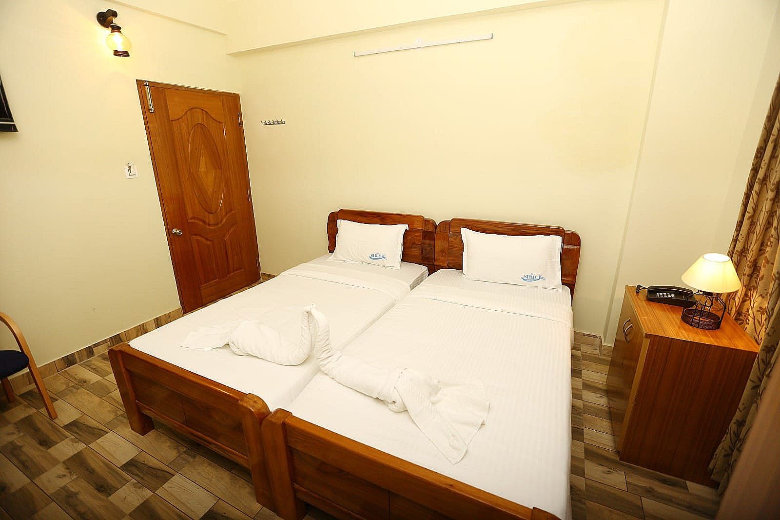Hotel New Shack Deluxe Room Non AC 4