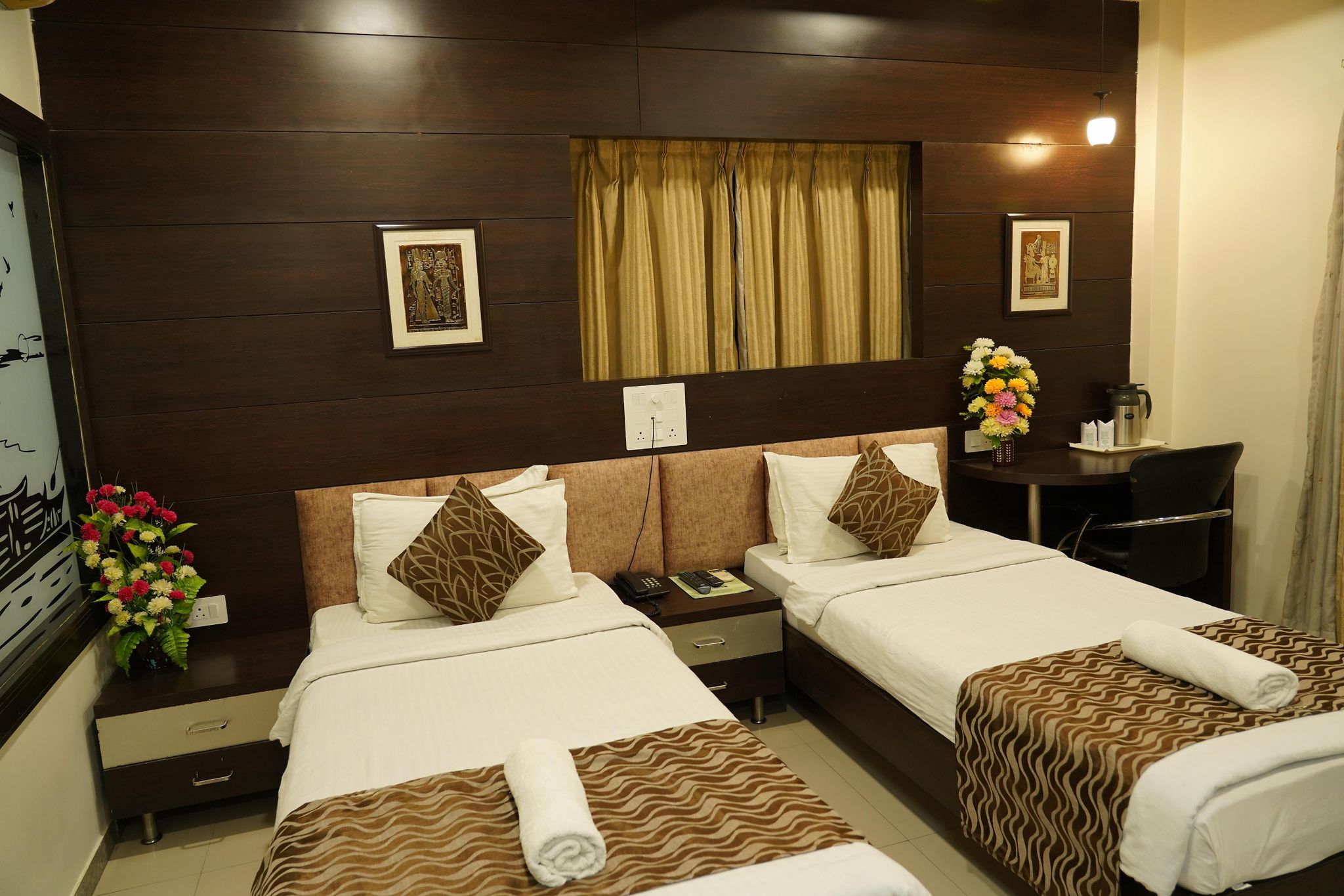 Marshall The Grand Hotel Super Deluxe King Bed Room 2