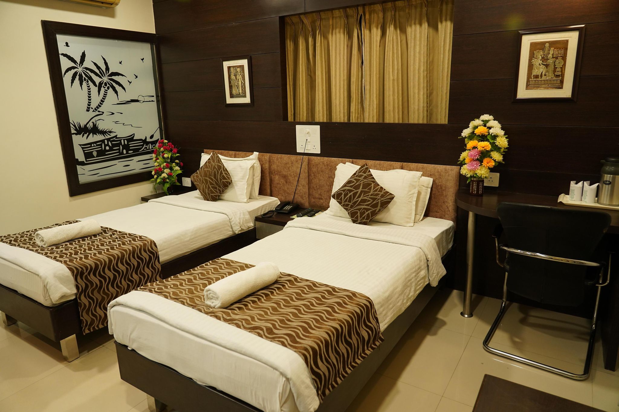 Marshall The Grand Hotel Super Deluxe King Bed Room 4