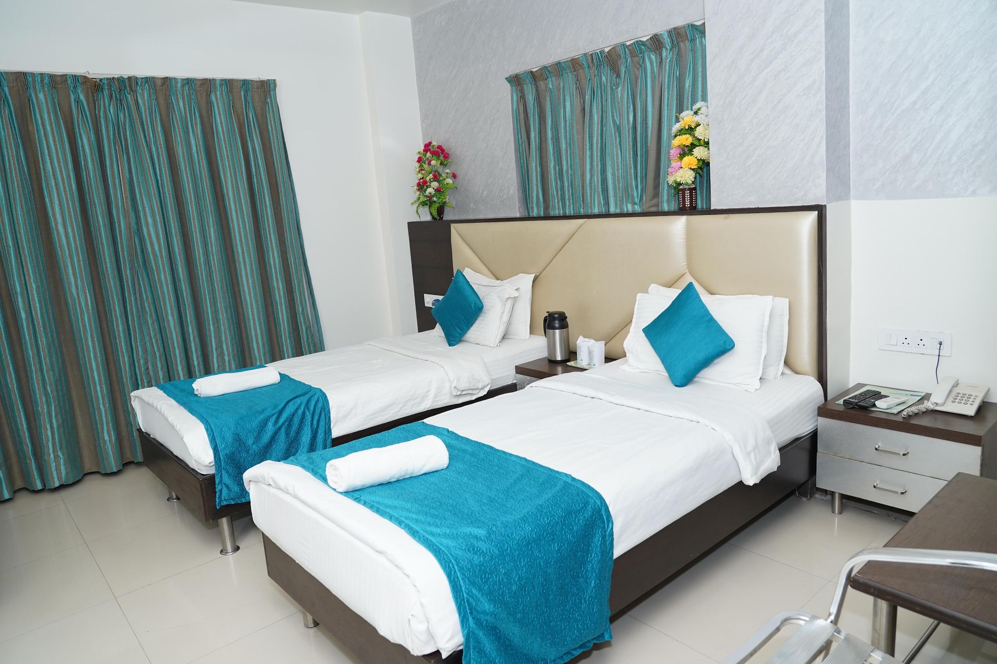 Marshall The Grand Hotel Super Deluxe King Bed Room 6