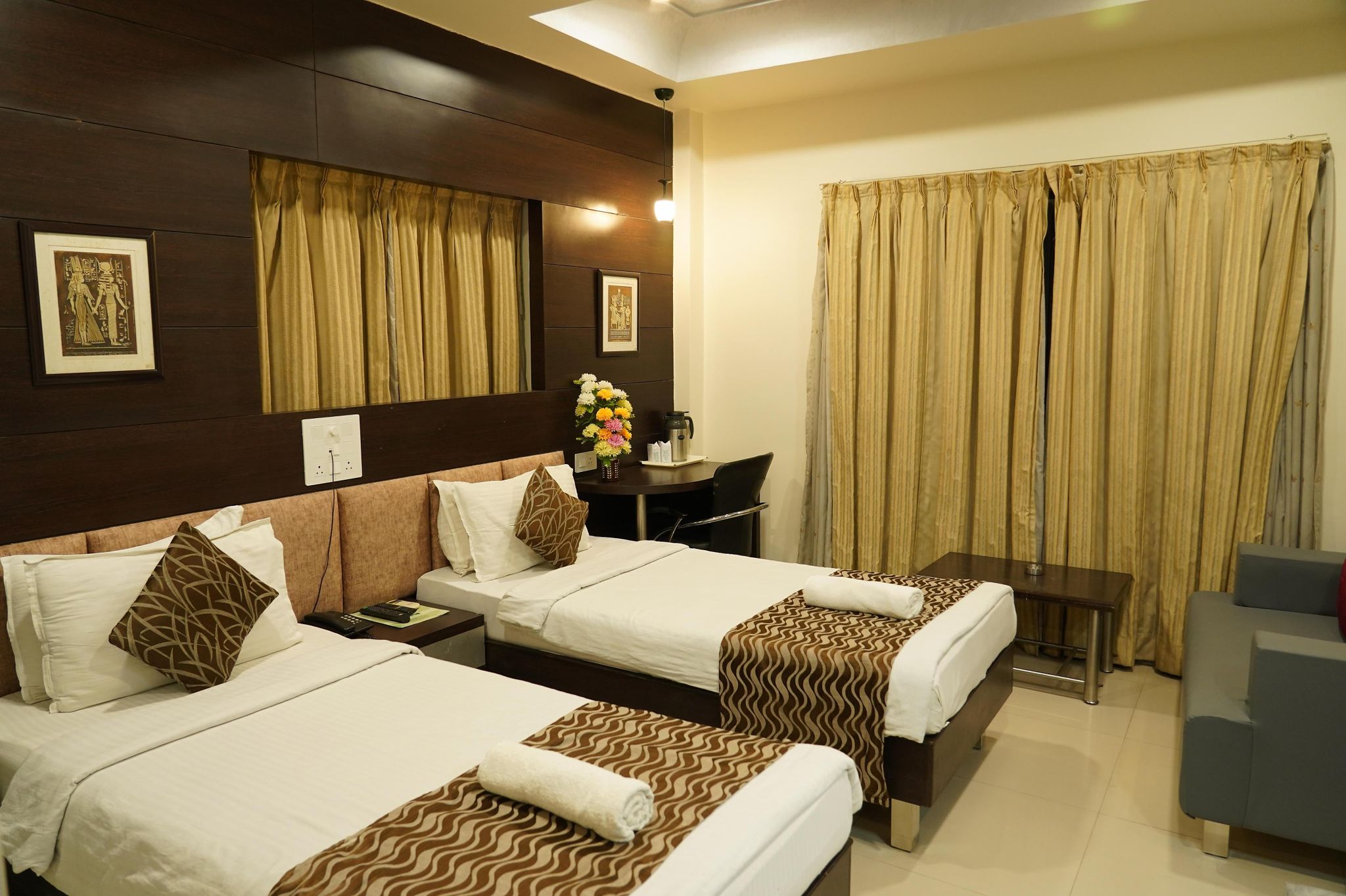 Marshall The Grand Hotel Super Deluxe King Bed Room 3