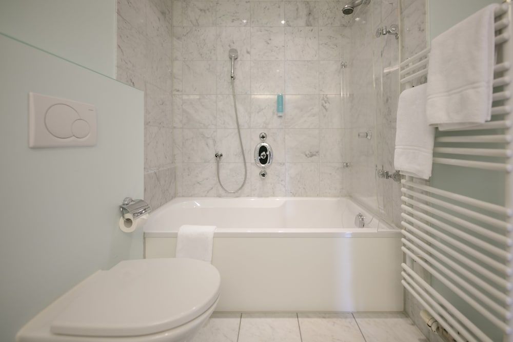 undefined Hotel Sailer 9