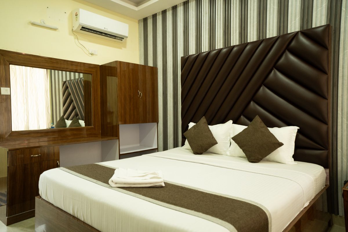 Neha Palace Neil Cottage 2