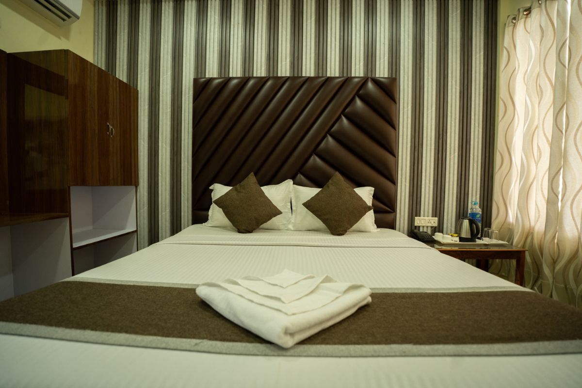 Neha Palace Neil Cottage 10