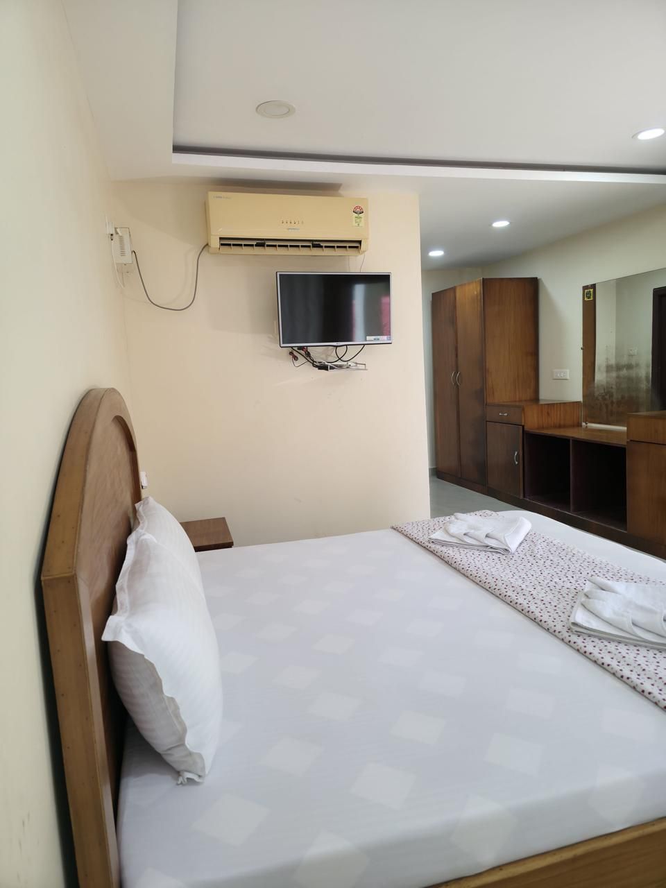 Deluxe AC Room