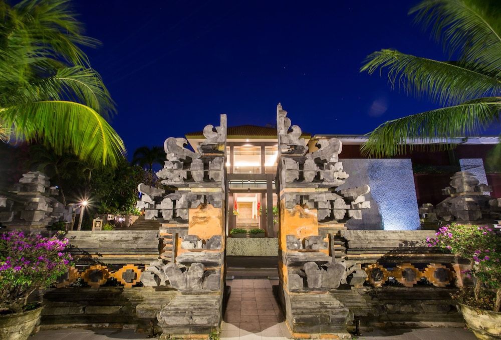 undefined Plagoo Holiday Hotel 4