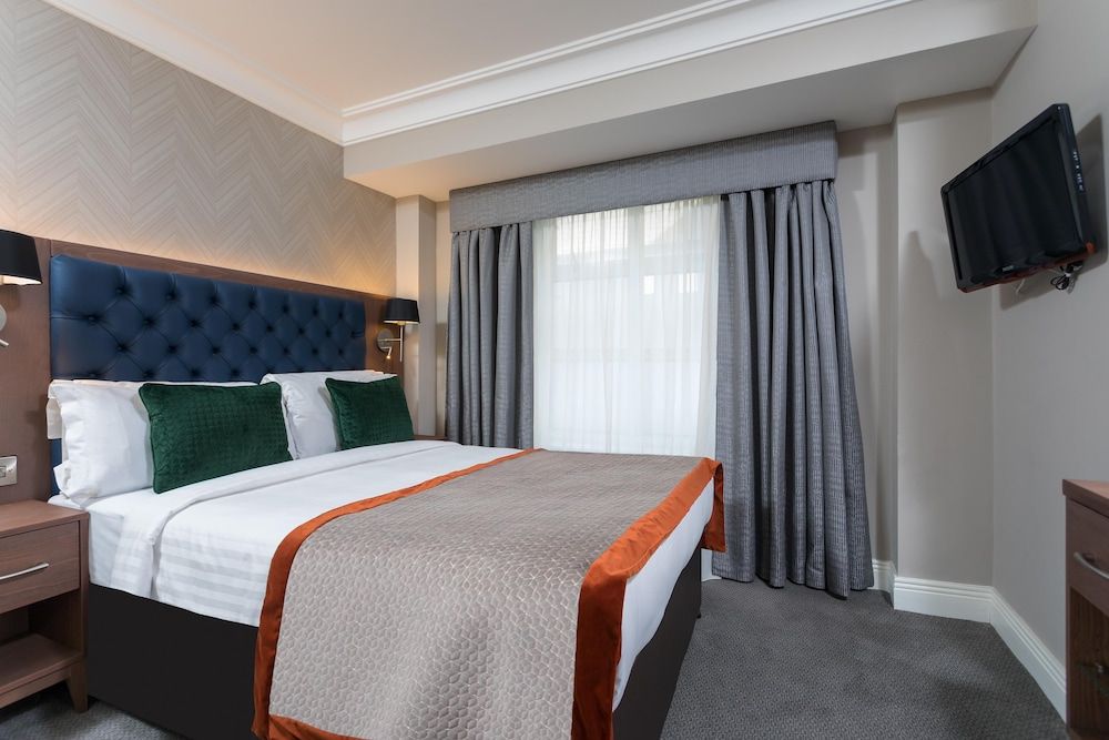 The Fleet Refurbished Small Double Room 2