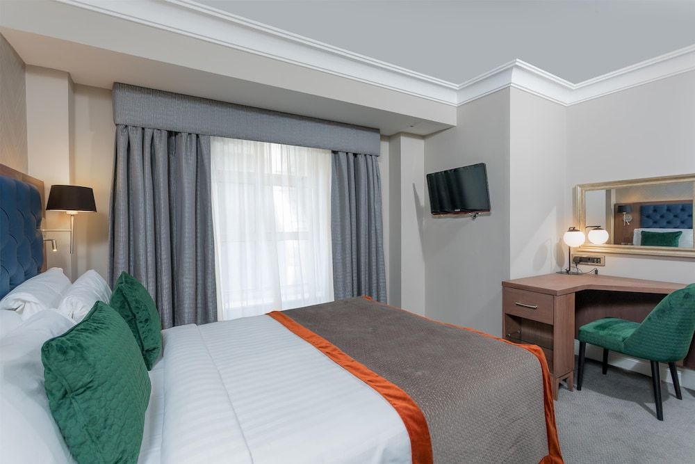 The Fleet Refurbished Small Double Room