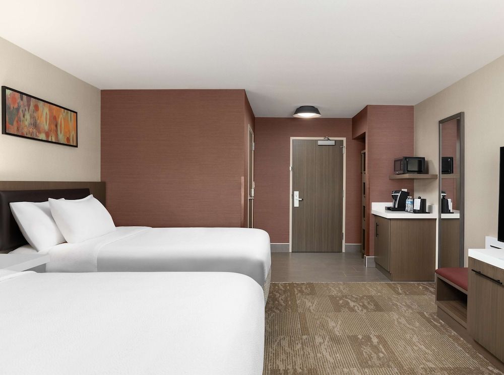 Two queen beds evolution rm