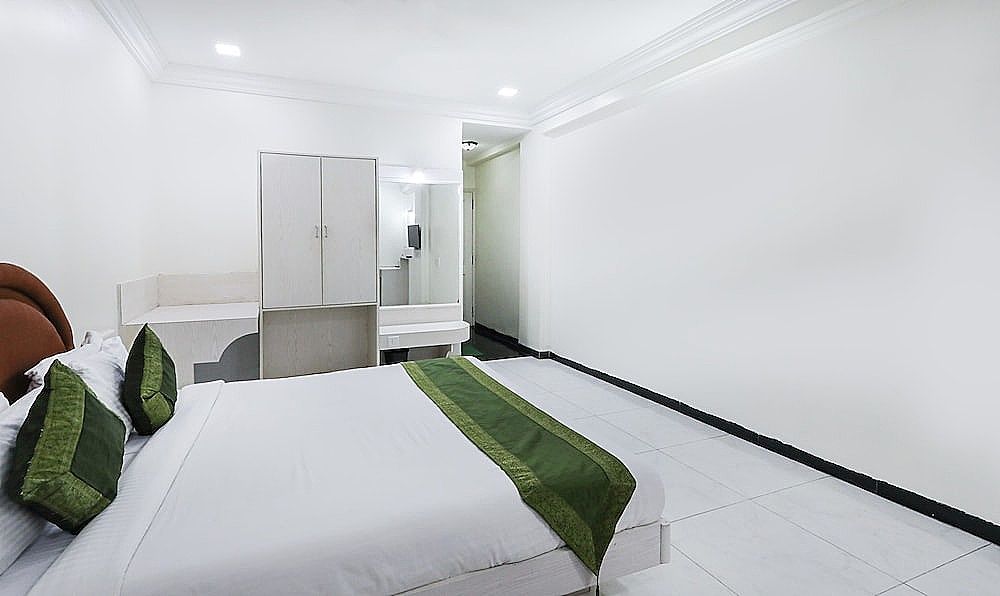 Treebo Omni Palace Standard Double Room