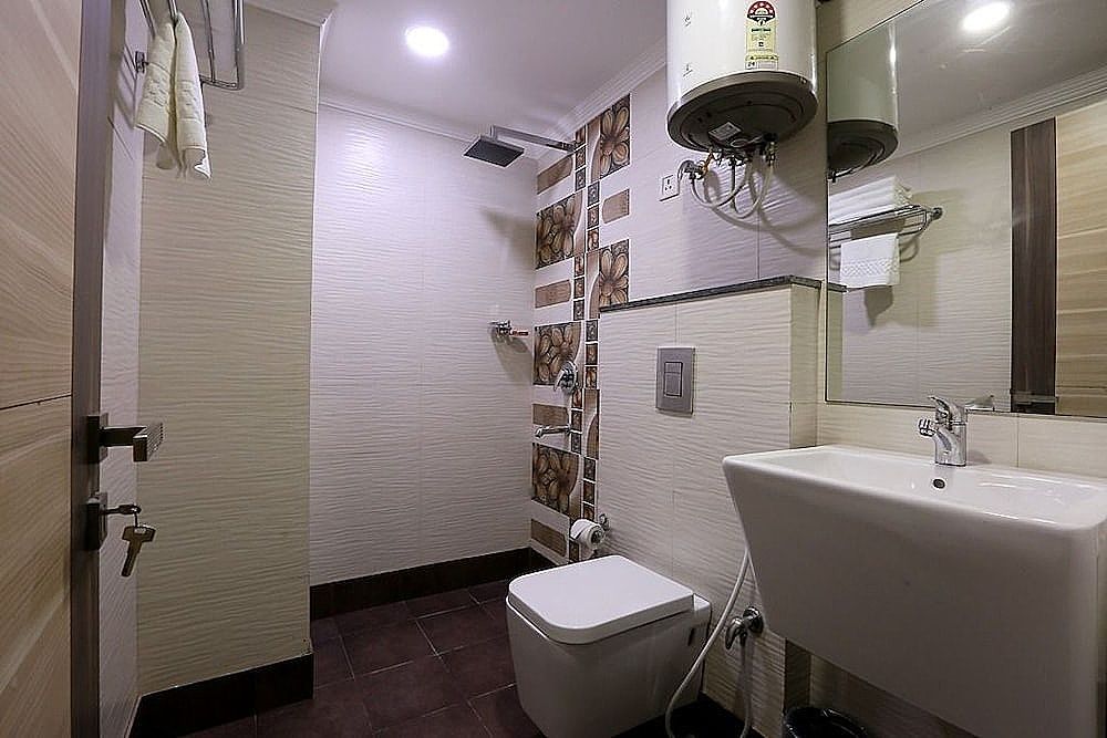 Green Lotus Residency Dwarka Executive Room 4