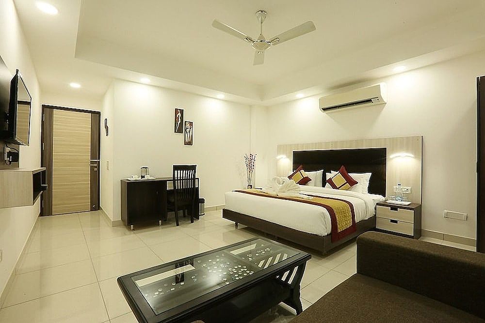 Green Lotus Residency Dwarka Deluxe Double Room 22