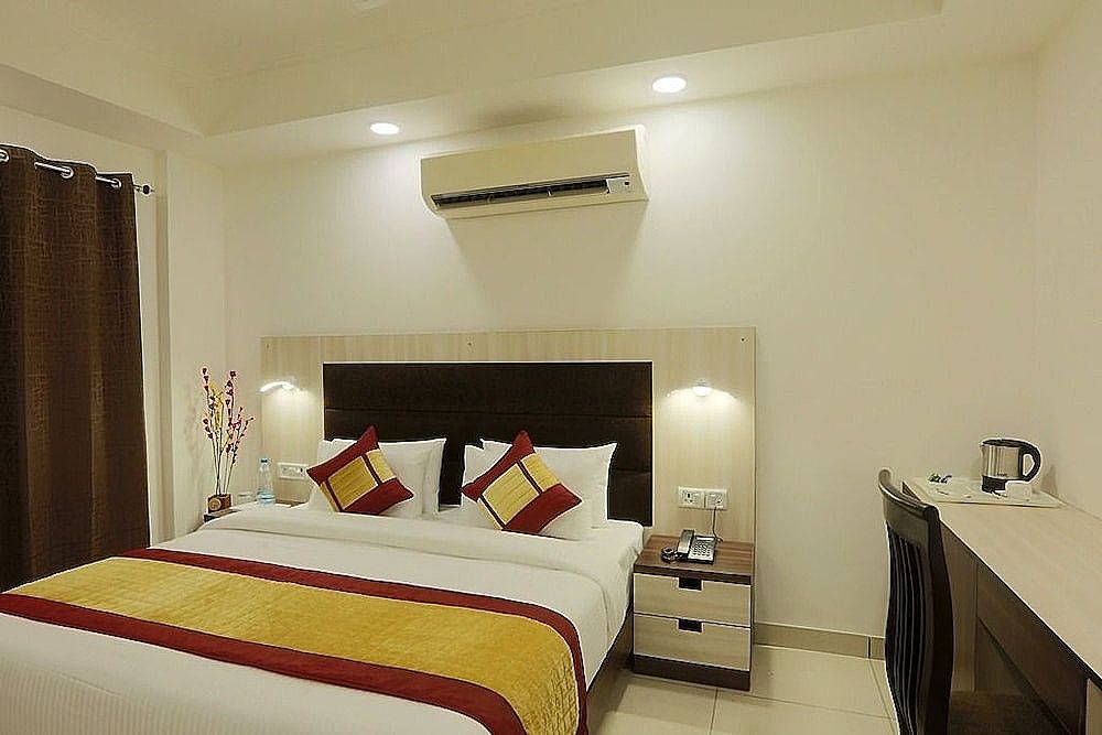 Green Lotus Residency Dwarka Deluxe Double Room 16
