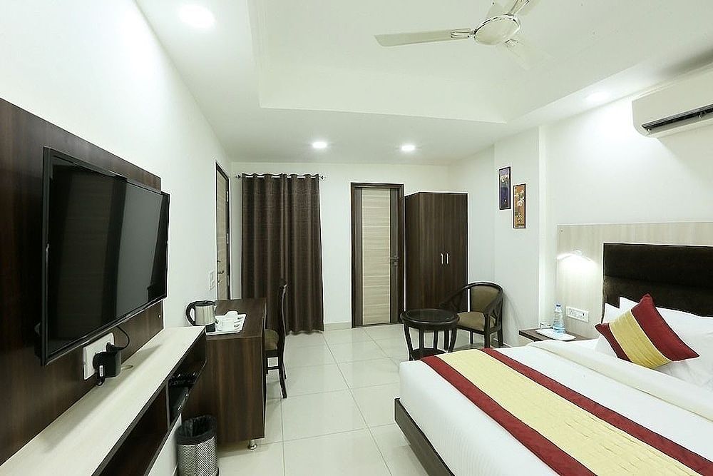 Green Lotus Residency Dwarka Executive Room 20