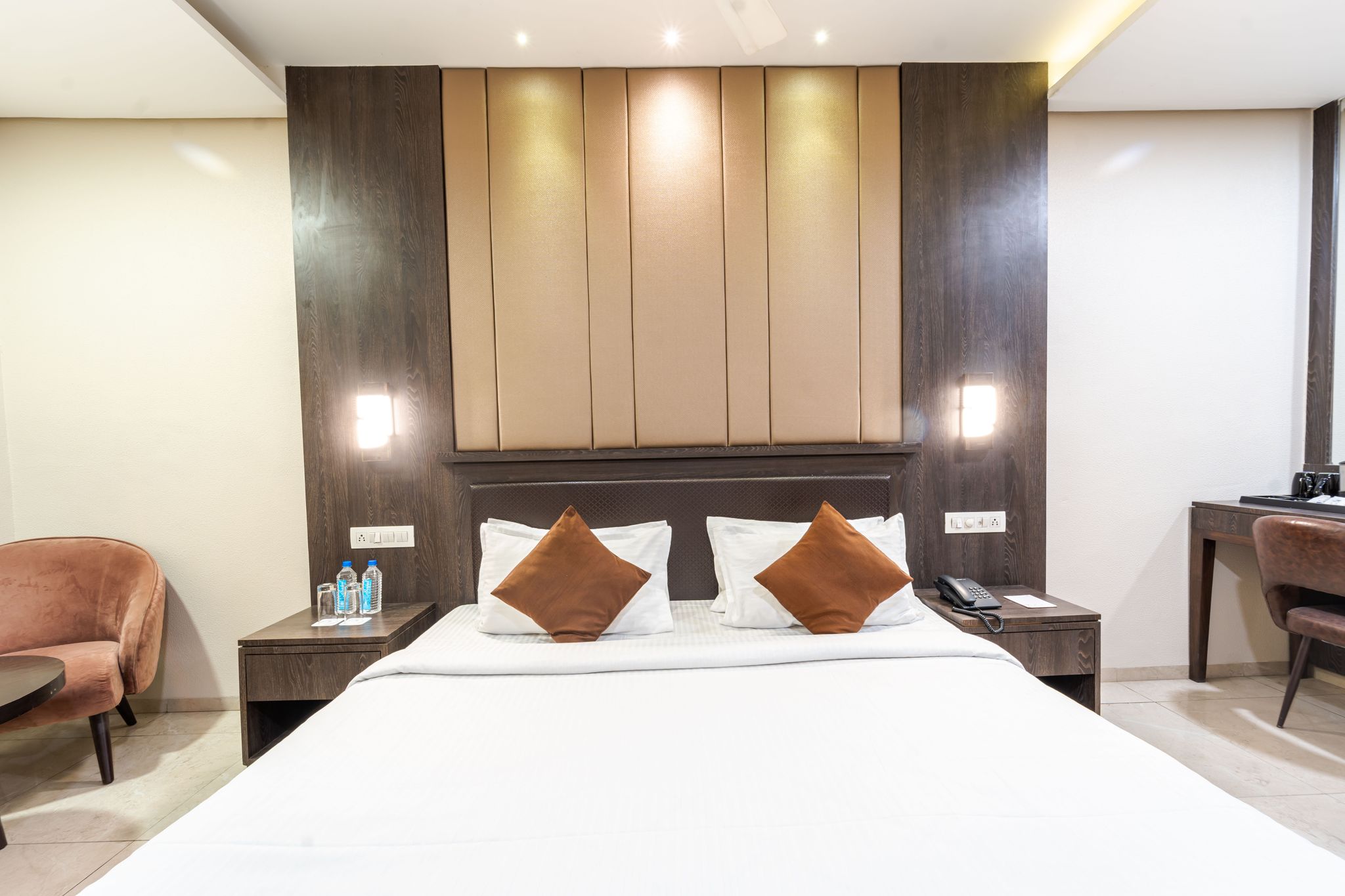 Enrise by Sayaji Harda Executive Room 7