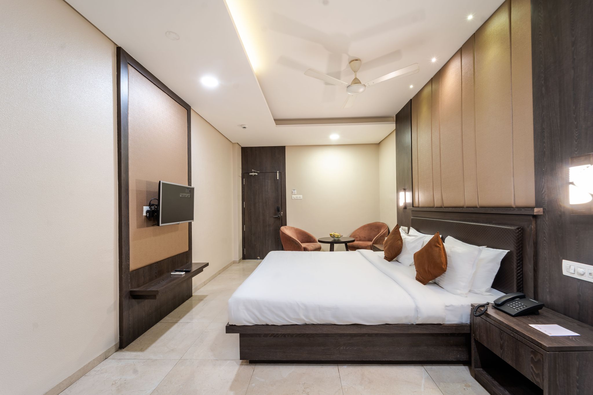 Enrise by Sayaji Harda Executive Room 3