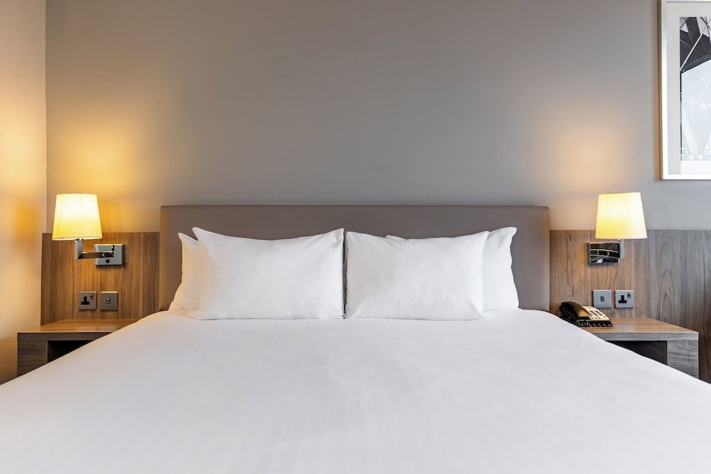 Holiday Inn London - West by IHG Standard Room, 1 Double Bed 6