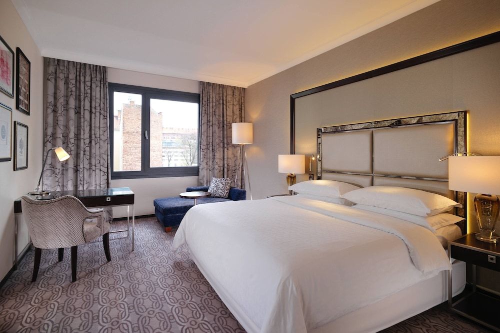 Deluxe Room, 1 King Bed, Non Smoking (View)