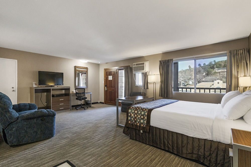 Superior Room, 1 King Bed, Non Smoking
