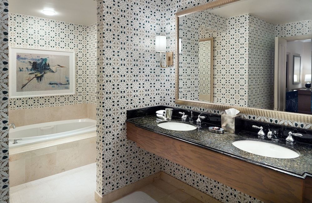 Suite, 1 King Bed, Accessible (Florida Suite)