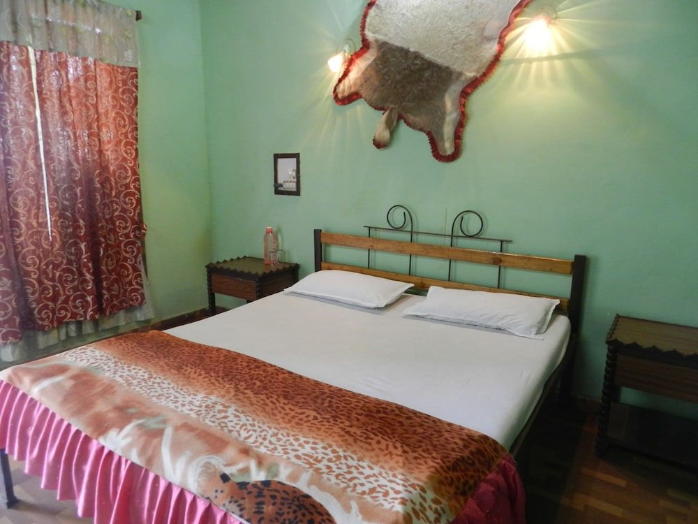 Basic Double Room, 1 Double Bed, Smoking, Ground Floor