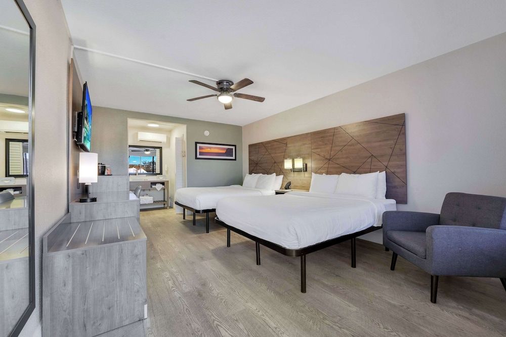 Standard Room, 2 Queen Beds, Non Smoking
