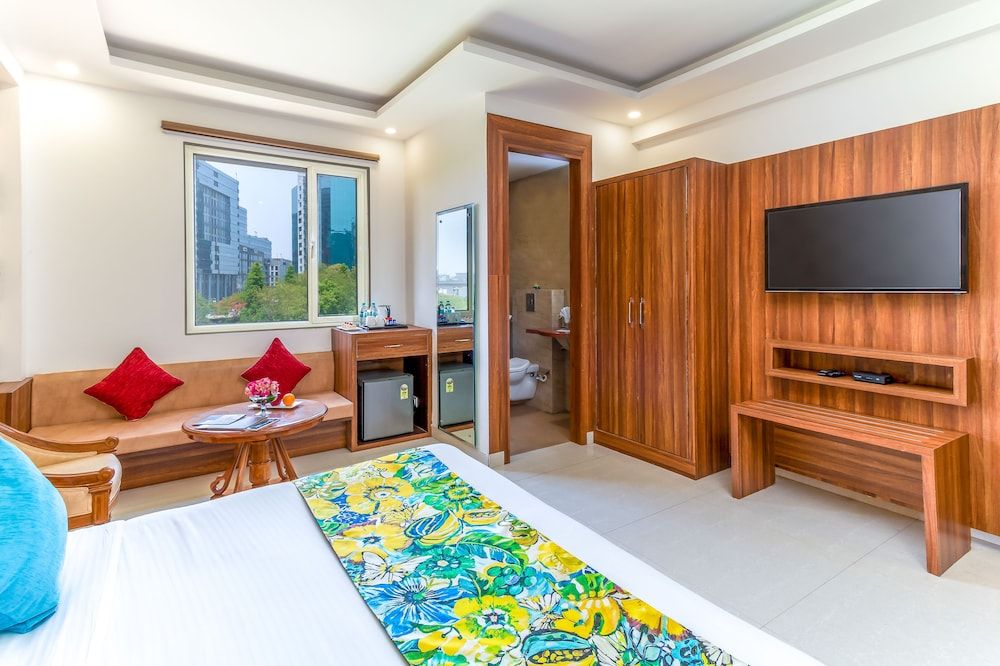 Superior Room, 1 Double Bed, Private Bathroom, City View