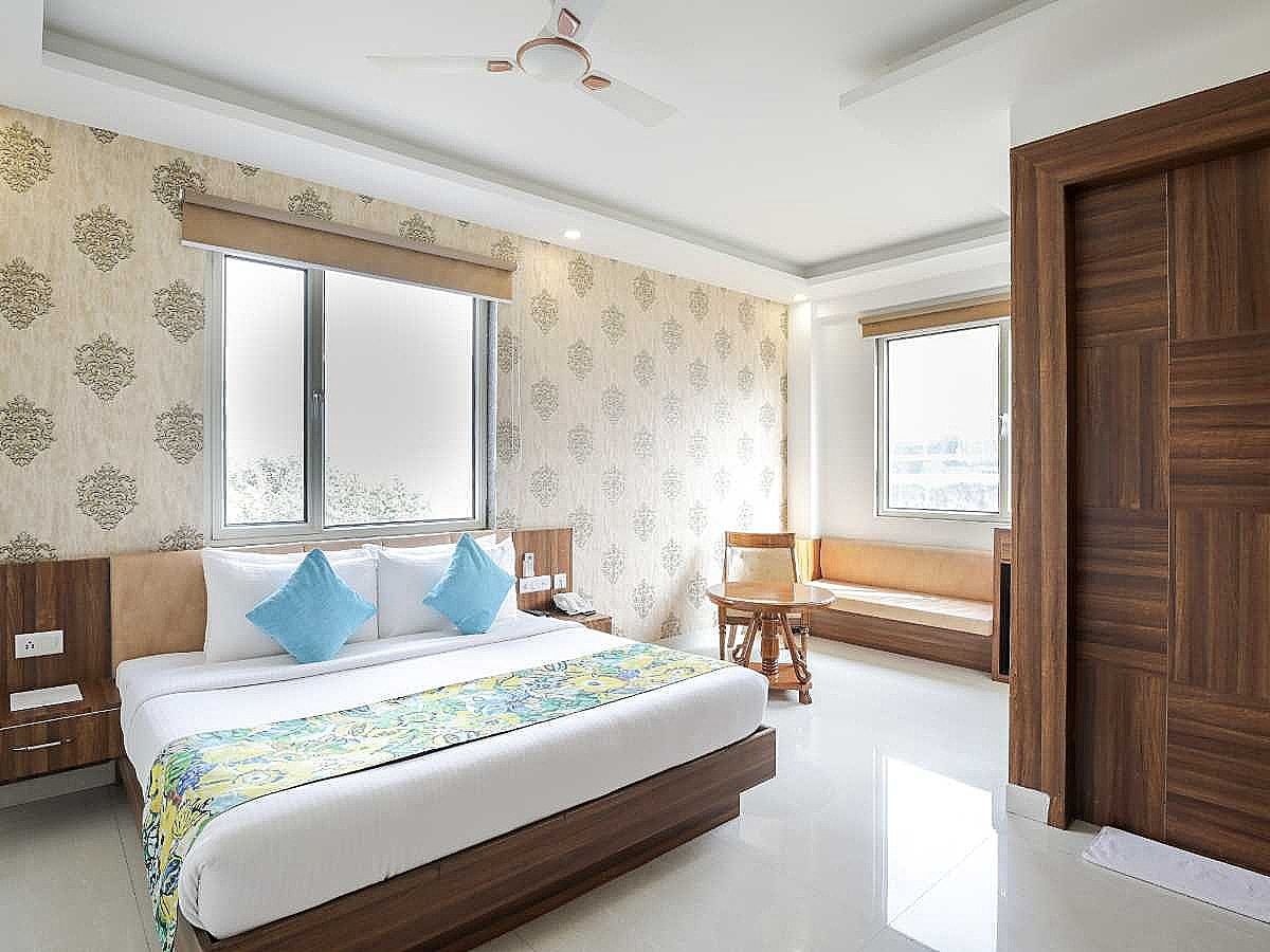Super Deluxe with 20% discount on Food & Soft Beverage in restaurant 