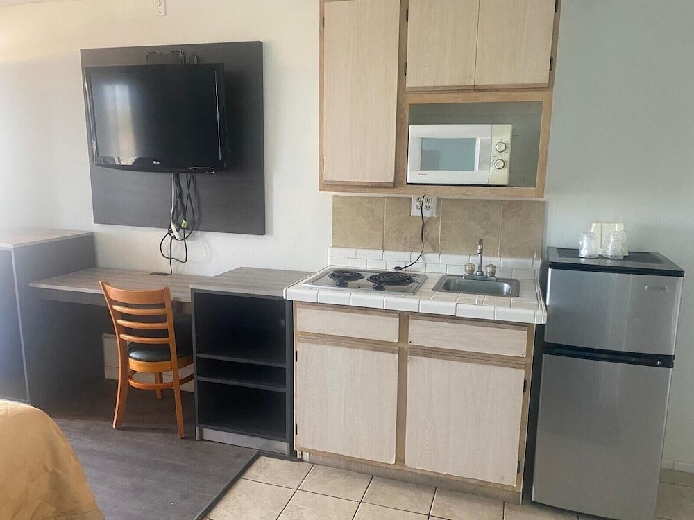 Windsor Inn Motel Lake Havasu City Standard Room, 1 King Bed, Non Smoking 22