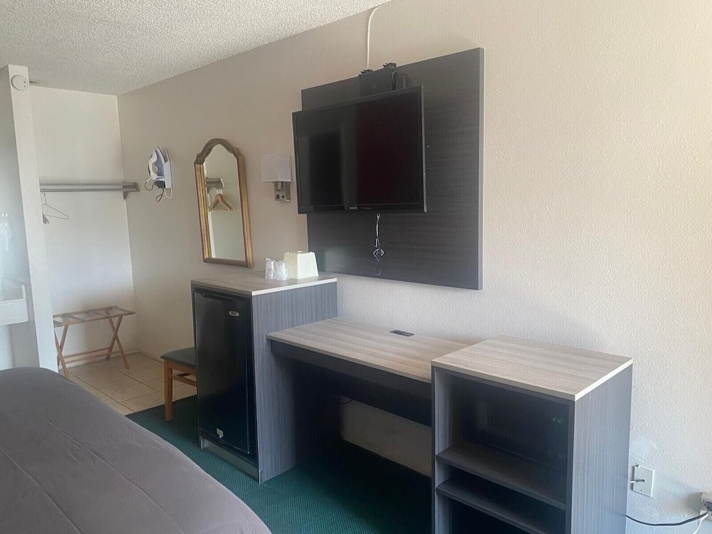 Windsor Inn Motel Lake Havasu City Standard Room, 1 King Bed, Non Smoking 21