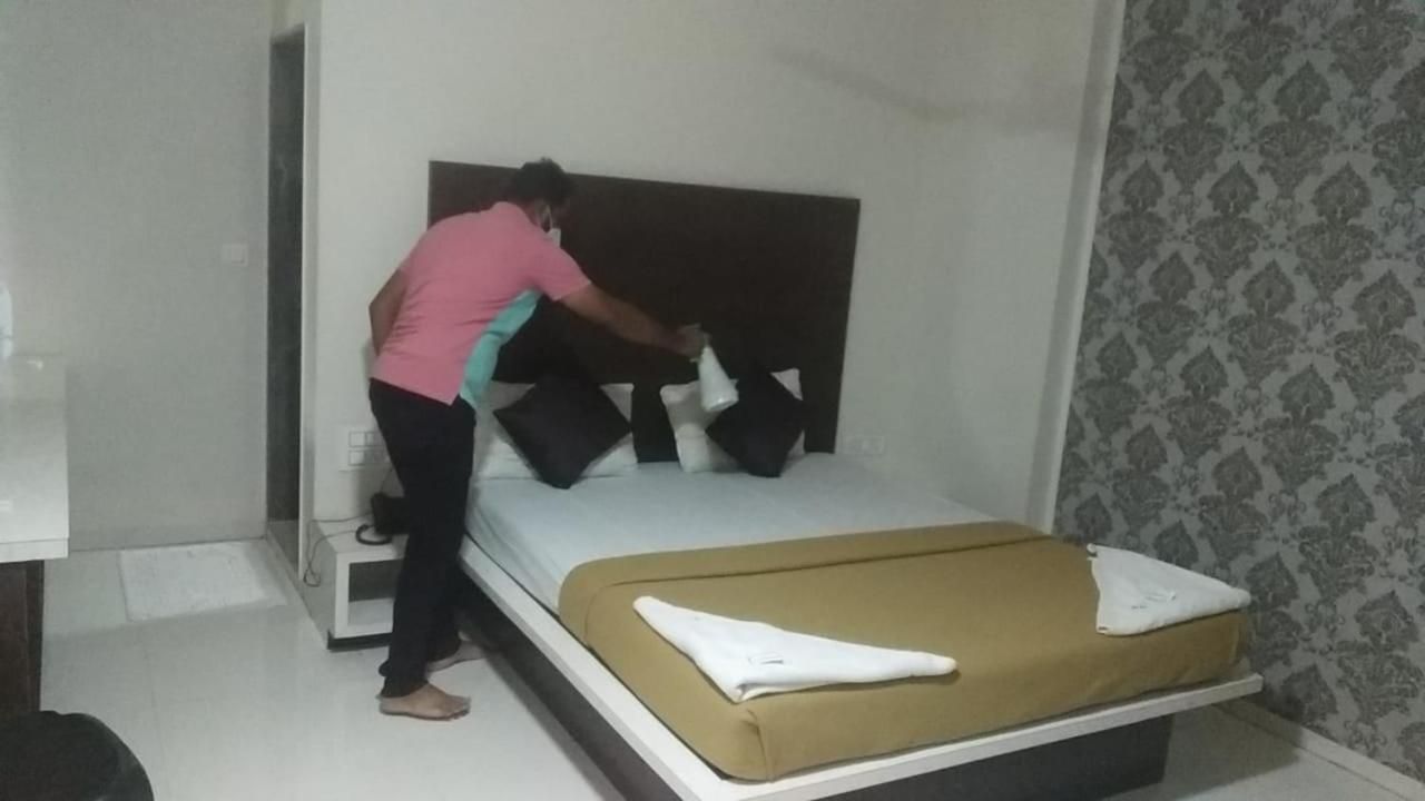 Hotel Ramkrishna Inn Deluxe Double Bed non AC Room 2