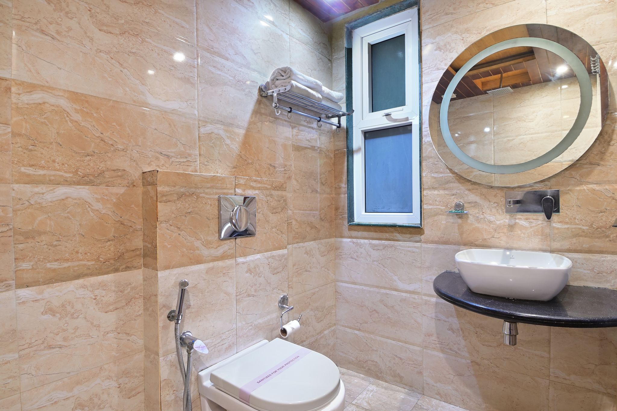 Hotel Hari Piorko Grand Compact Deluxe Room - 2X 8