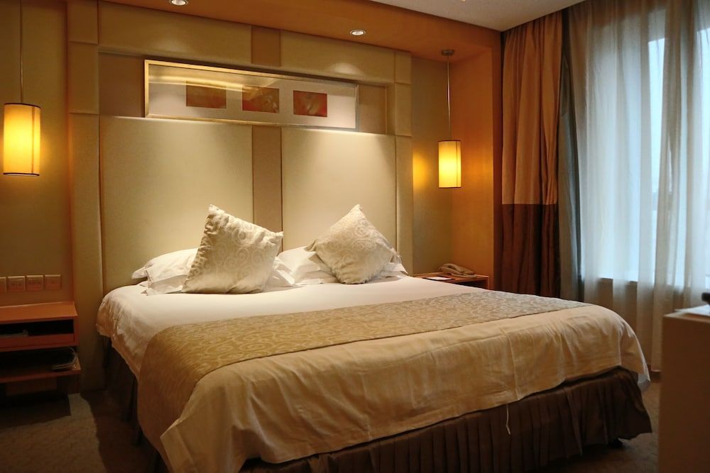 undefined Everbright Convention & Exhibition Centre Hotel 9