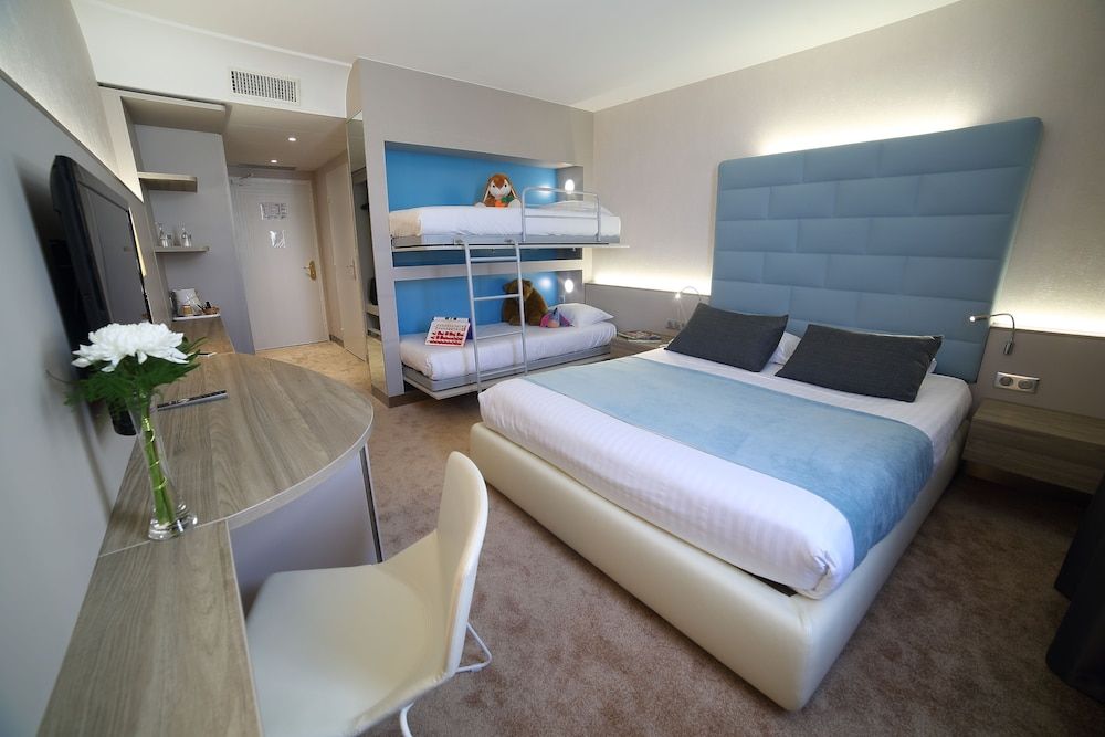 Premium Quadruple Room