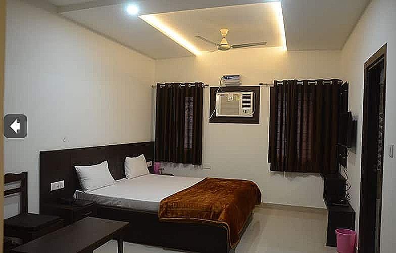 Deluxe AC Room