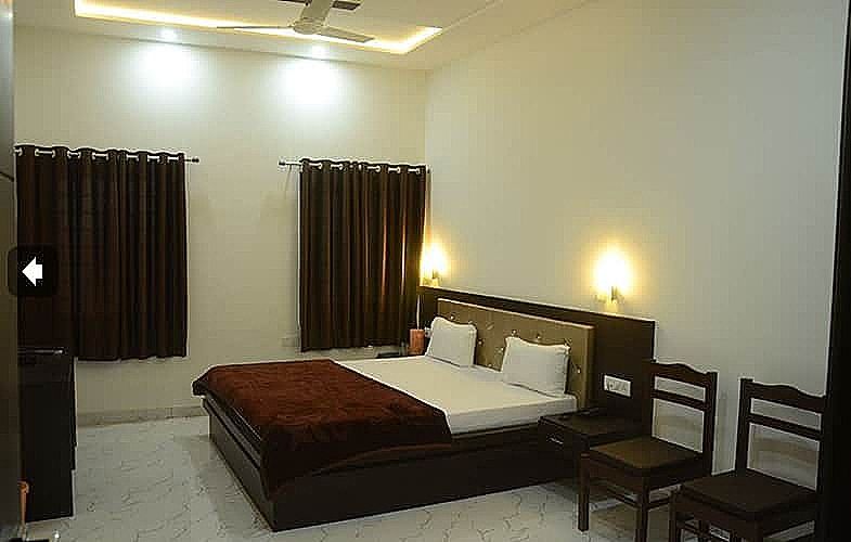 Hotel Kanchan Villa Standard AC Room