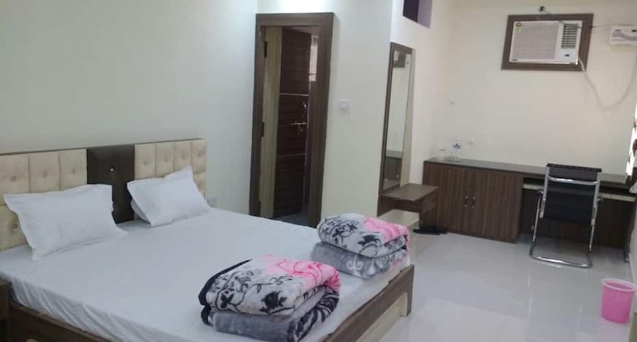 Aaditya Guest House Deluxe AC